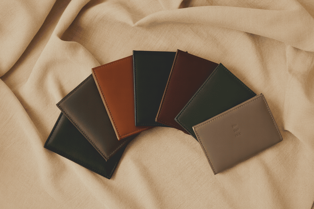 Quelle couleur de portefeuille choisir ? Noir, cognac, bordeaux… le guide complet