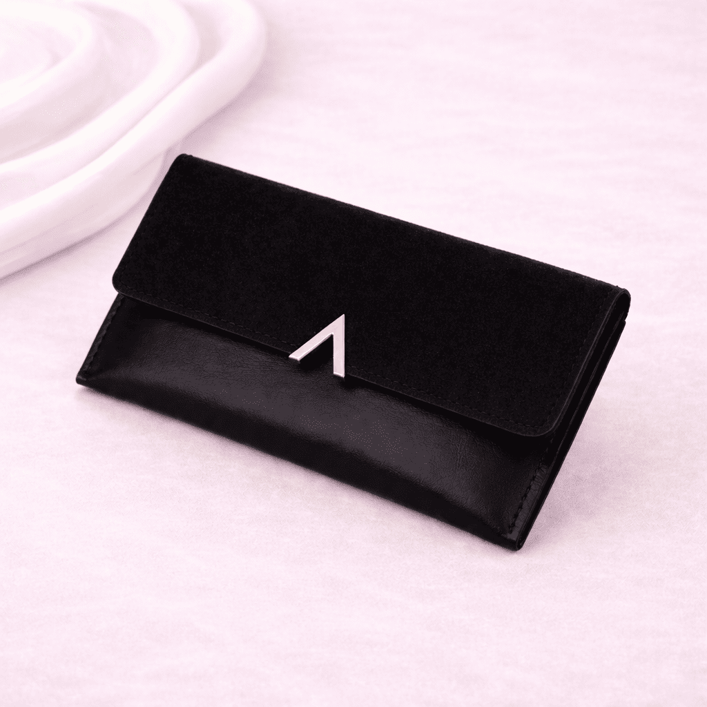 Portefeuille noir sur fond rose | Novaleor