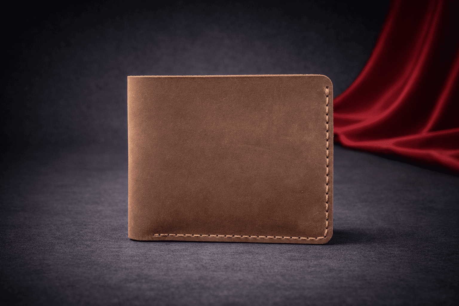 Portefeuille horizontal en cuir marron clair avec couture artisanale | Novaleor