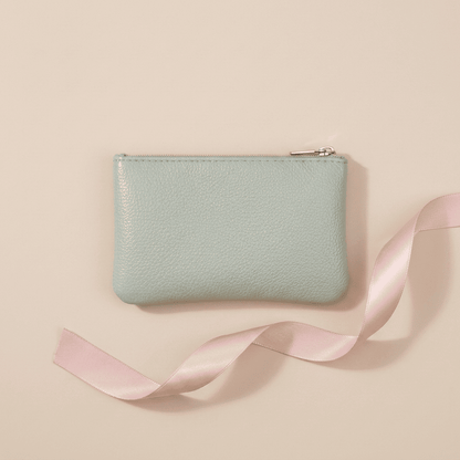 Portefeuille femme compact zippé ultra-léger vert Eloria avec ruban rose poudré — Novaleor