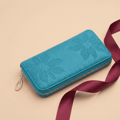 Portefeuille femme long cuir véritable motif floral bleu ciel Maëlya avec ruban bordeaux — Novaleor
