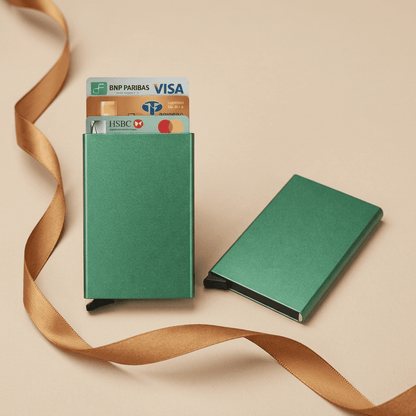 Porte-cartes RFID métallique compact vert Orion avec ruban cognac doré — Novaleor