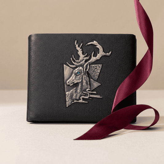 Portefeuille homme compact cuir véritable motif cerf vintage noir Velmor avec ruban bordeaux — Novaleor