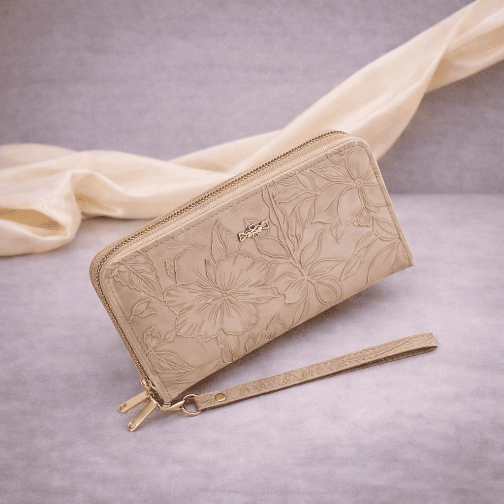 Portefeuille femme en cuir beige à motif floral avec fermeture zippée | Novaleor