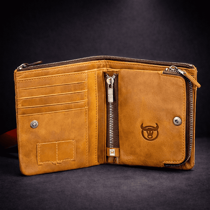 Portefeuille homme en cuir marron clair ouvert avec compartiments et fermeture zippée | Novaleor